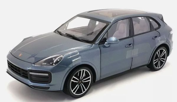 MNC110066070 - PORSCHE Cayenne Turbo S 2017 Blauw metallic - 1