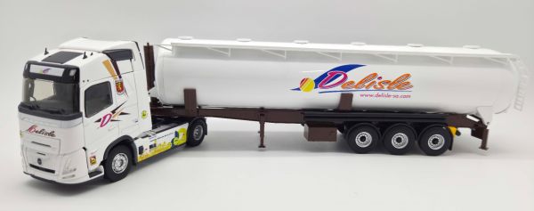 ELI118833 - VOLVO FH Aero 4x2 met sproeitankwagen DELISLE - 1
