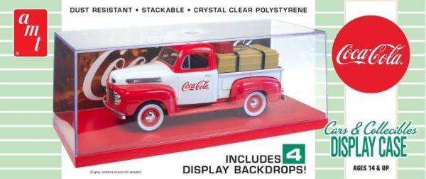 AMT1199/12 - Vitrine met rode basis en Coca-Cola-achtergrond - 1