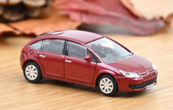 NOREV155496 - CITROEN C4 Sedan 2004 Rood - 1