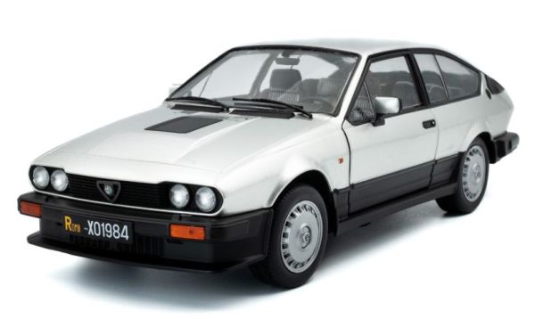 SOL1802307 - Alfa Romeo GTV6 uit 1984, zilverkleurig. - 1