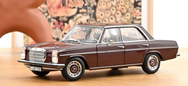 NOREV183778 - MERCEDES-BENZ 200 1968 Donkerroodbruin - 1