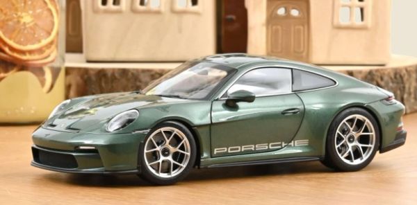 NOREV187472 - PORSCHE 911 S/T 2023 Malachietgroen Metallic - 1