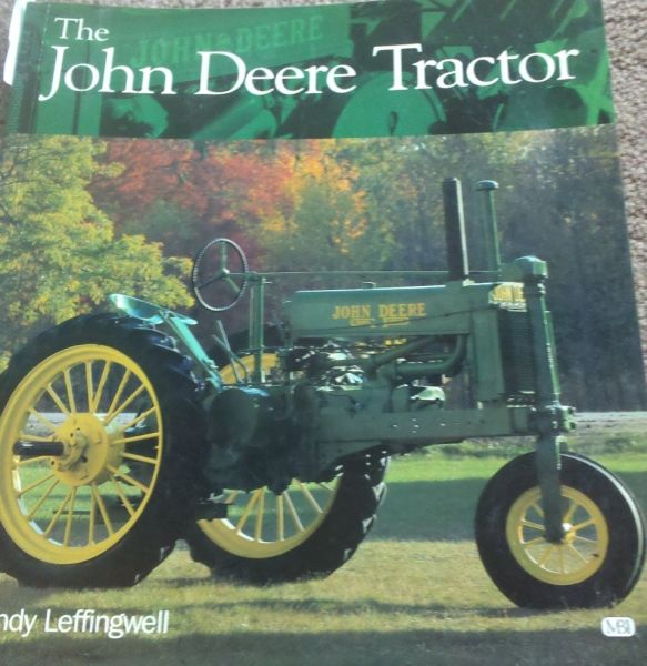 ERT1377 - Boek over oude JOHN DEERE Tractoren in het Engels - 1
