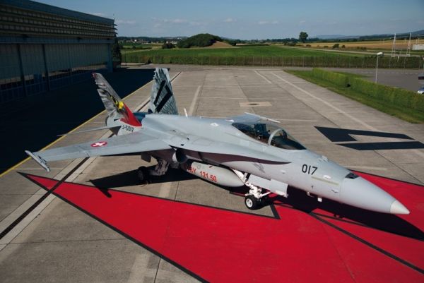 ITA1429 - Zwitsers AF/RAAF F/A 18 Hornet gevechtsvliegtuig om in elkaar te zetten en te schilderen - 1