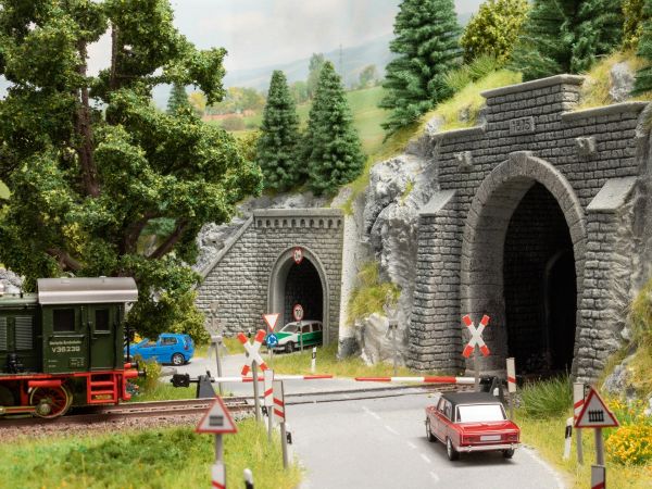NOC14387 - 252 verkeersborden met 30 buispalen - 1