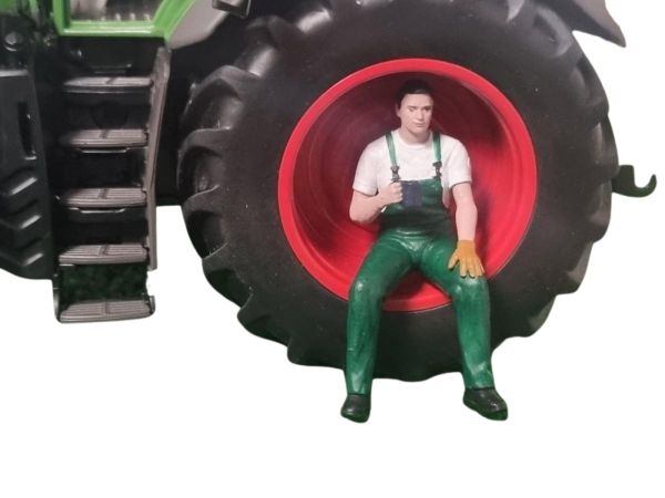 ATLAN32025_VERT - Man in groene pauze - 1
