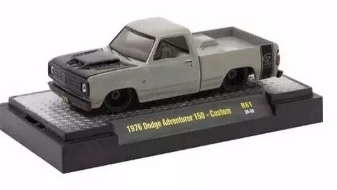 M2M-32600-81-F - DODGE Adventurer 150 - Custom 1976 grijs - 1