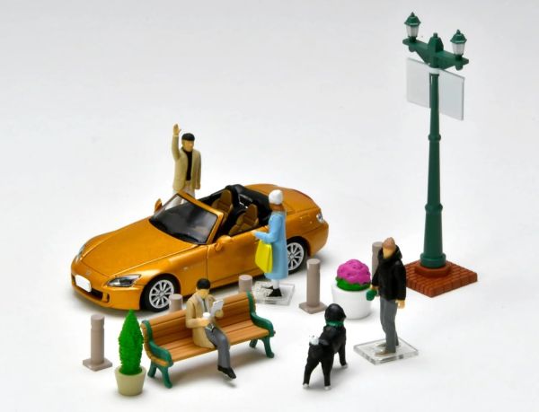 TOM328292 - Hoekperceel 2 met oranje Honda S2000 en accessoires - 1