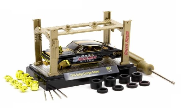 M2M-37000-67-C-DORE - Modelbouwset van de Dodge Charger Gasser uit 1966 in zwart en goud, in blisterverpakking. - 1