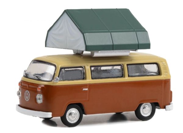 GREEN38050-B - 1978 VOLKSWAGEN Type 2 in bruin en beige uit de THE GREAT OUTDOORS-serie in blisterverpakking - 1