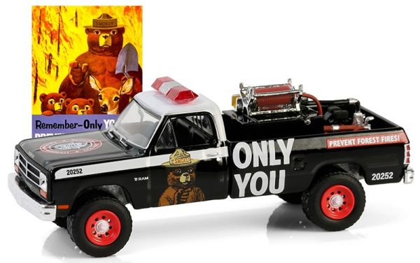 GREEN38070-E - DODGE Ram D250 1987 met brandweeruitrusting uit de SMOKEY BEAR serie in blisterverpakking - 1