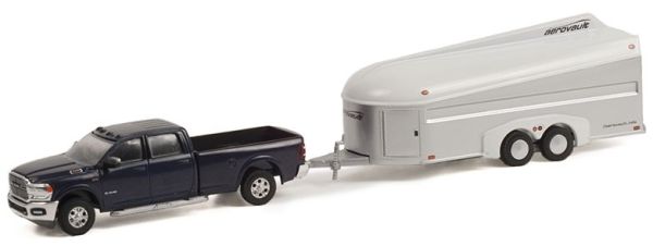 GREEN32240-D - DODGE RAM 3500 2021 met aanhanger 2 assen uit de HITCH & TW serie in blisterverpakking - 1