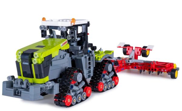 JAM402856 - CLAAS Xerion 5000 Trac TS met Cultivator - BAKSTENEN - 1336 Stuks - 1