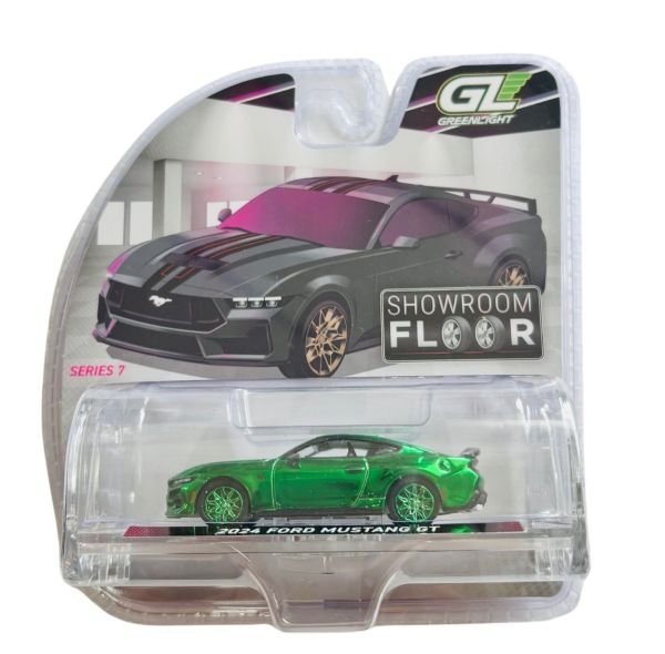 GREEN68070-B_VERT - FORD Mustang GT 2024 GROEN uit de serie SHOWROOM FLOOR in blisterverpakking - 1