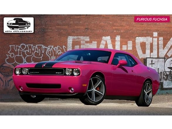 AMT693/12 - DODGE Challenger SRT8 2010 roze - 1