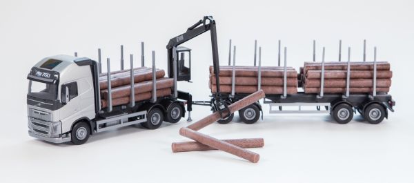 EMEK71301 - VOLVO FH16 6x4 grijze bakwagen met 2+2 assen houttransportaanhanger en loskraan - 1