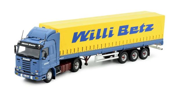 TEK83597 - SCANIA 143 4x2 met 3-assige oplegger met zeilen WILLI BETZ - 1