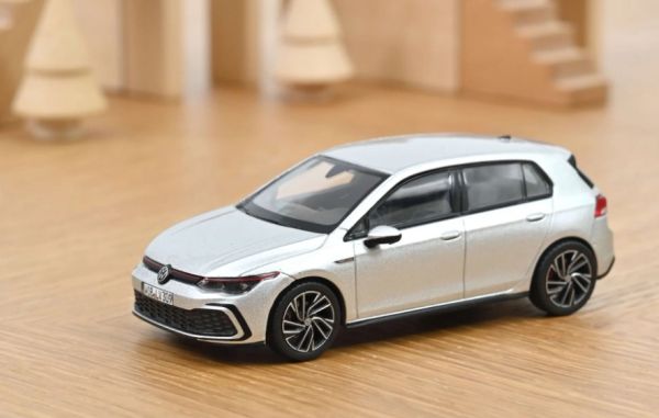 NOREV840139 - VOLKSWAGEN Golf GTI 2020 Zilver Reflex - 1