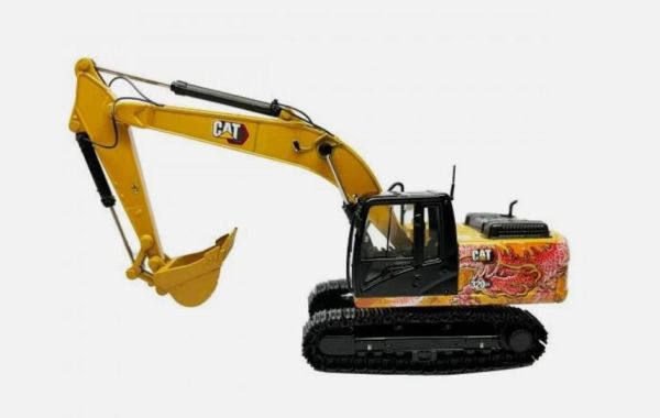 DCM85674L - CATERPILLAR 320 GX Rupsgraafmachine - Jaar van de Draak - 1