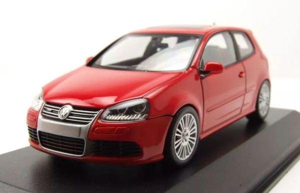 MXC940054500 - VOLKSWAGEN Golf V R32 2005 Rood - 1