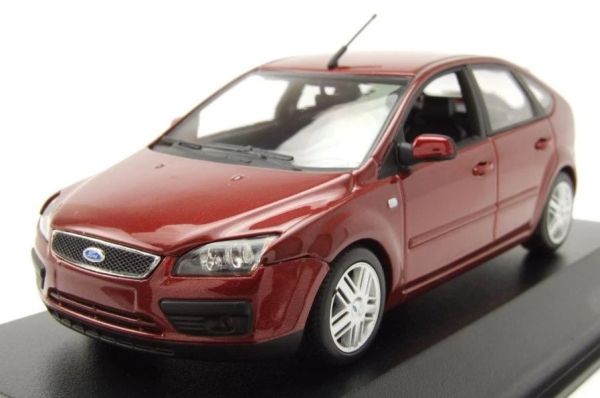MXC940084001 - 2004 FORD Focus Donkerrood - 1
