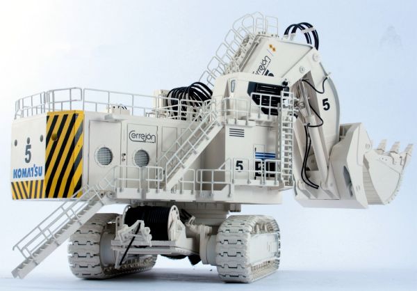BYM25026/4 - KOMATSU PC8000-6 Elektrisch van CERREJON - 1