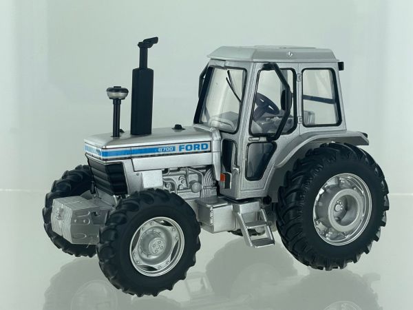 BRI43409SILVER - FORD 8700 4WD Siver Edition - Beperkt tot 150 exemplaren. - 1