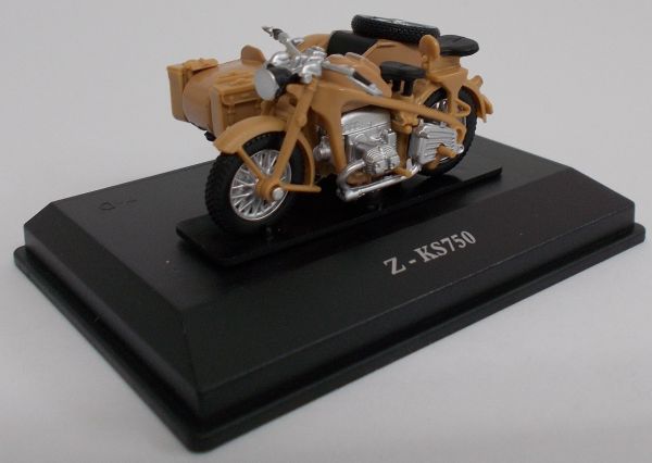CAR245B - Zijspan ZUNDAPP Z-KS750 zand - 1