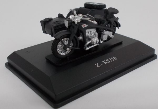 CAR245C - ZUNDAPP Z-KS750 zijspan zwart - 1