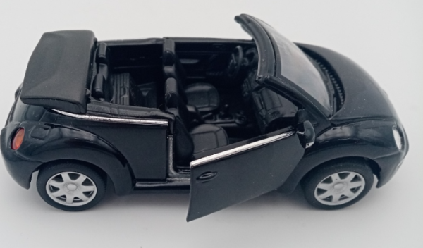WEL2035BL - Metallic zwarte auto VOLKSWAGEN NEW BEETLE Cabriolet wrijvingsmodel verkocht zonder doos - 1