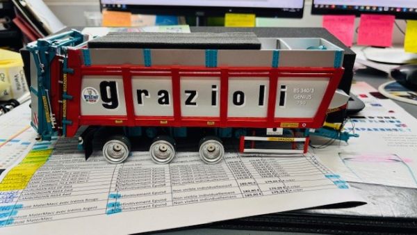 CW0256 - GRAZIOLI BS 340/3 Genius 750 mestverspreider - 1