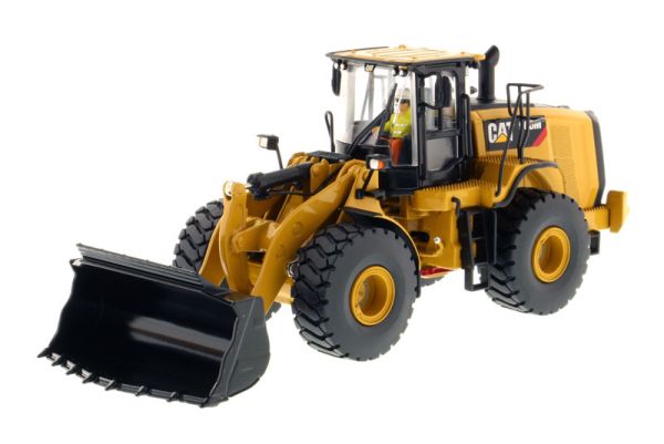 DCM85928 - CATERPILLAR 966M wiellader met bestuurder en metalen bak - 1
