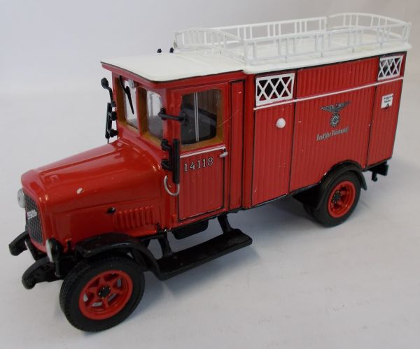 PRX010748 - BERGMANN Red Deutsche Post busje beperkt tot 1000 exemplaren - 1