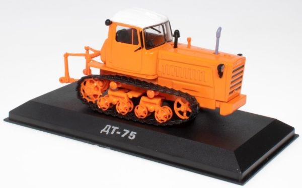 G1825012 - WIT-RUSLAND rupsband DT-75 1962-1967 - 1