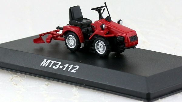G1825113 - WIT RUSLAND MTZ-112 1986-1992 met grondgereedschap - 1