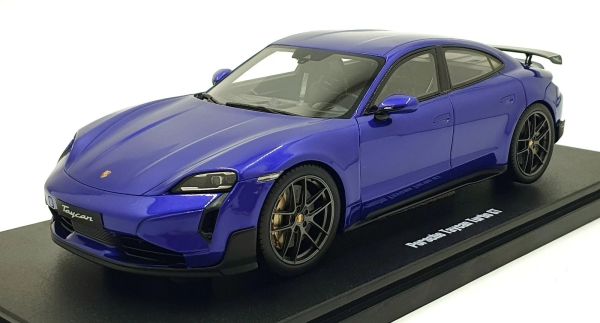 GT520 - 2023 PORSCHE Taycan Turbo – Metallic paars - 1