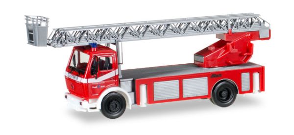 HER092517 - MERCEDES BENZ Metz met grote BUEHL BRANDWEERHUIS - 1