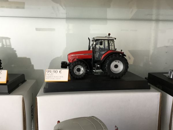 CW0080 - MASSEY FERGUSON 8220 brede wielen - 1