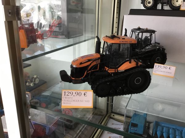 CW0072 - CHALLENGER MT 765D oranje - 1