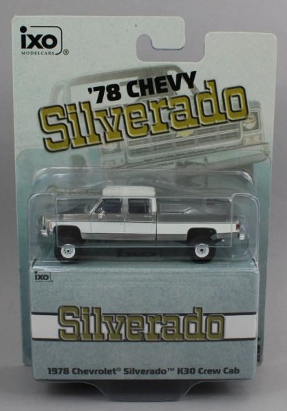 IXO-IA64007GRISE - CHEVROLET Silverado K30 Crew Cab 1978 Grijs en wit (blisterverpakking) - 1