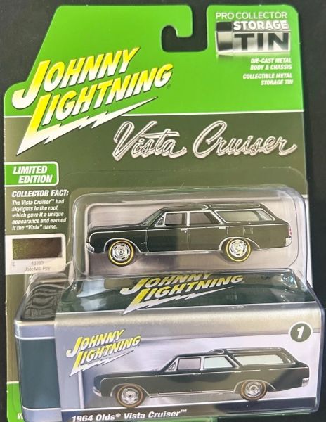 JLCT016B-A - OLDS Vista Cruiser 1964 Groen uit de COLLECTOR TINS-serie 2025 in blisterverpakking - 1