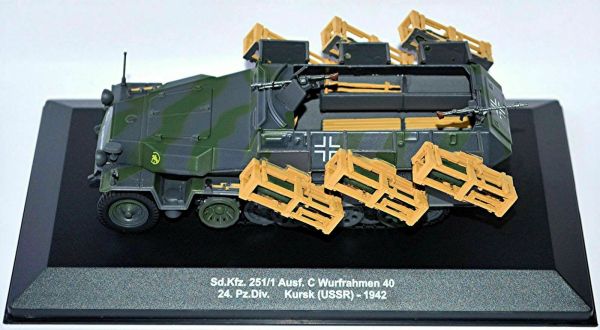 MAGMIVWARFRUMEN - Duitse gepantserde raketwerper HANOMAG SD.KFZ 251/1 Ausf.c Wurfframen 40 24th Panzer Division Battle of Kursk USSR 1942 - 1