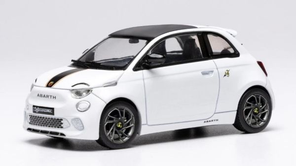 IXOMOC345 - FIAT 500e Abarth 2024 Wit - 1