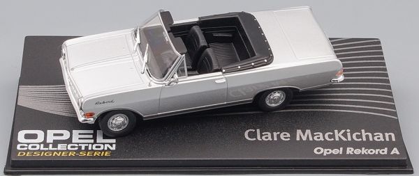 MAGOPE122 - OPEL Rekord Een grijze open cabrio van ontwerper Clare Mackichan - 1