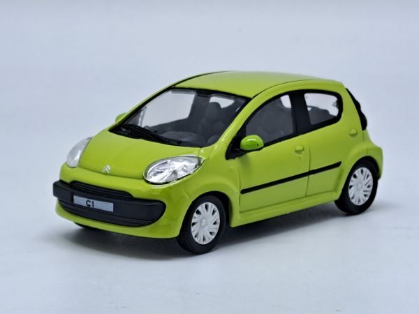 CAR32750 - CITROEN C1 Geel - 1