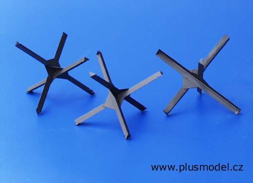 PLS019 - 3 miniatuur anti-tank dammen in messing kit om te monteren en te schilderen; 5 cm hoog - 1