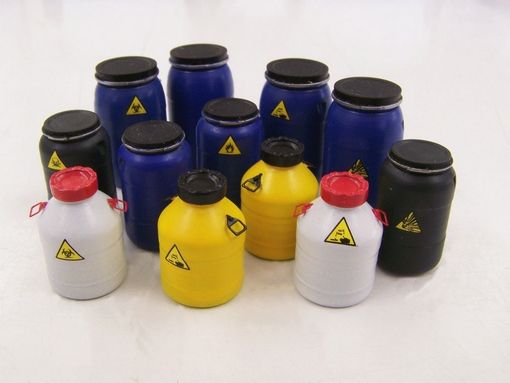 PLS466 - 12 blikken voor te schilderen miniatuur gevaarlijke goederen; stickers meegeleverd - 1