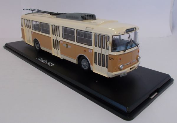 PRXPCL47068 - Elektrische stadsbus SKODA 9TR Gera crème en bruin - 1