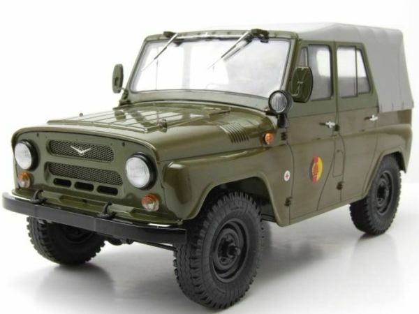 PRXPCL47087 - UAZ 469 4x4 gesloten cabrio Duits leger - 1